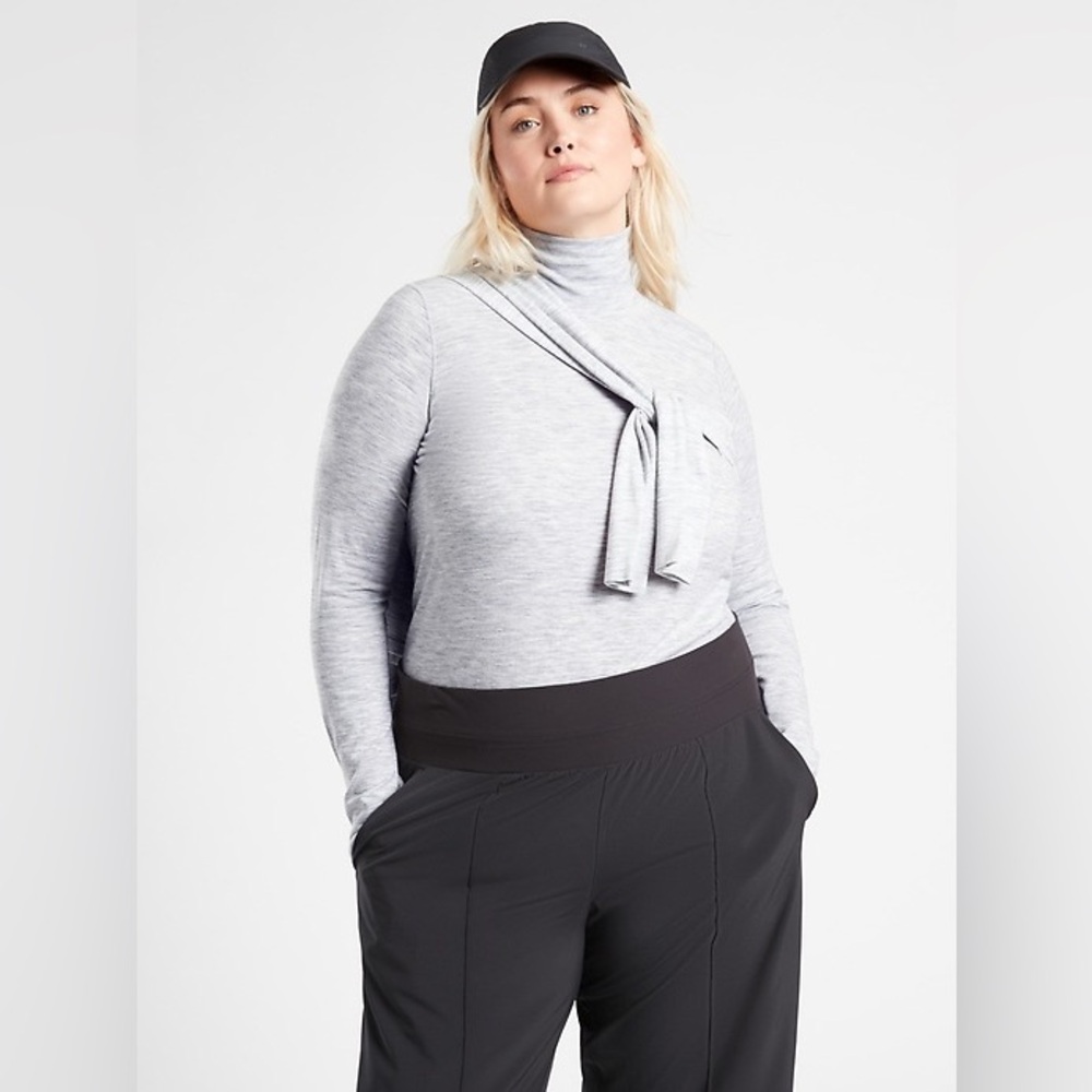 Athleta Foresthill Ascent Turtleneck in Heather Grey